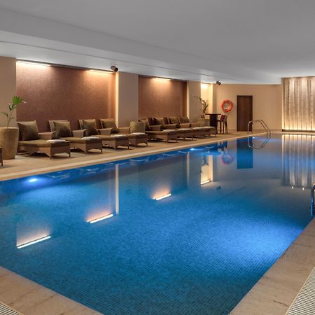 더블트리 바이 힐튼 라 토레 골프 앤 스파 리조트 롤단 외부 사진 The swimming pool at the hotel